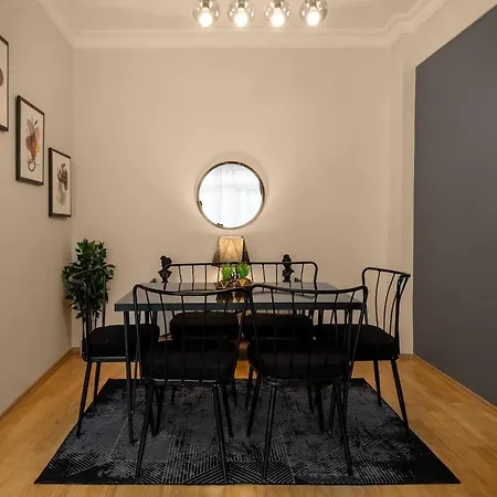 Luxury With Exceptional Terrace And Bosphorus View דירה איסטמבול