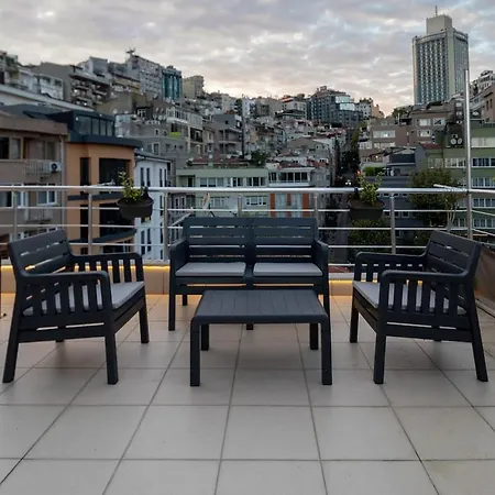 Luxury With Exceptional Terrace And Bosphorus View דירה *