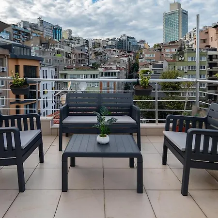 Luxury With Exceptional Terrace And Bosphorus View * Isztambul